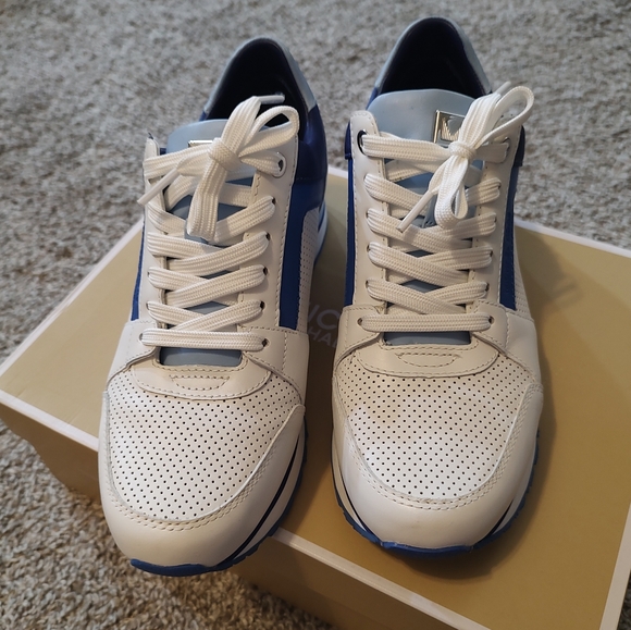 Michael Kors Billie Trainer - Picture 2 of 13